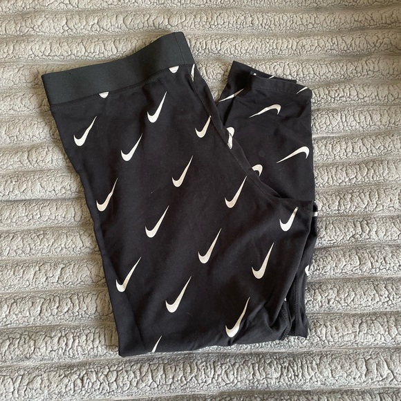 Nike Pants - Nike Women’s Black and White Logo Leggings